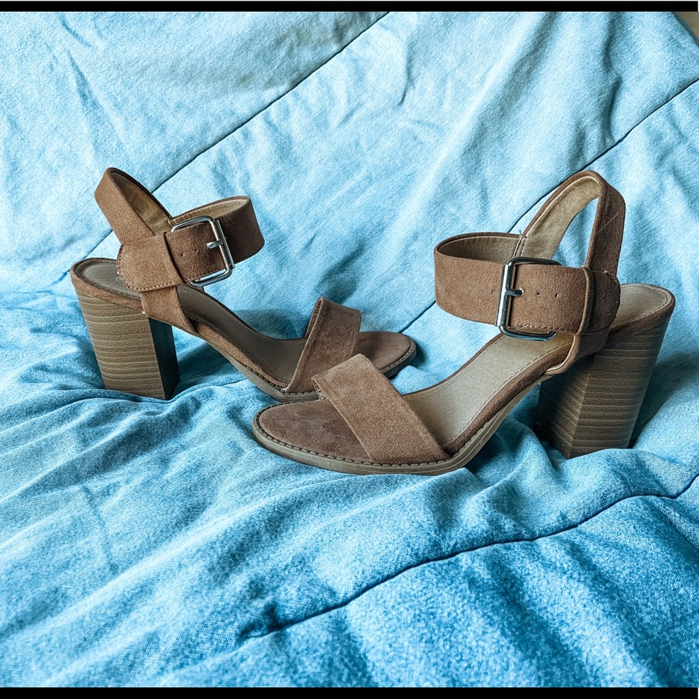 Brash Women’s Block Heel Sandal Mauve